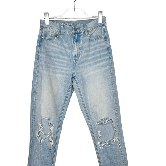 AMERICAN EAGLE OUTFITTERS Mom Jean High-Rise Distressed Light Blue Wash Size 0 - Picture 5 of 13